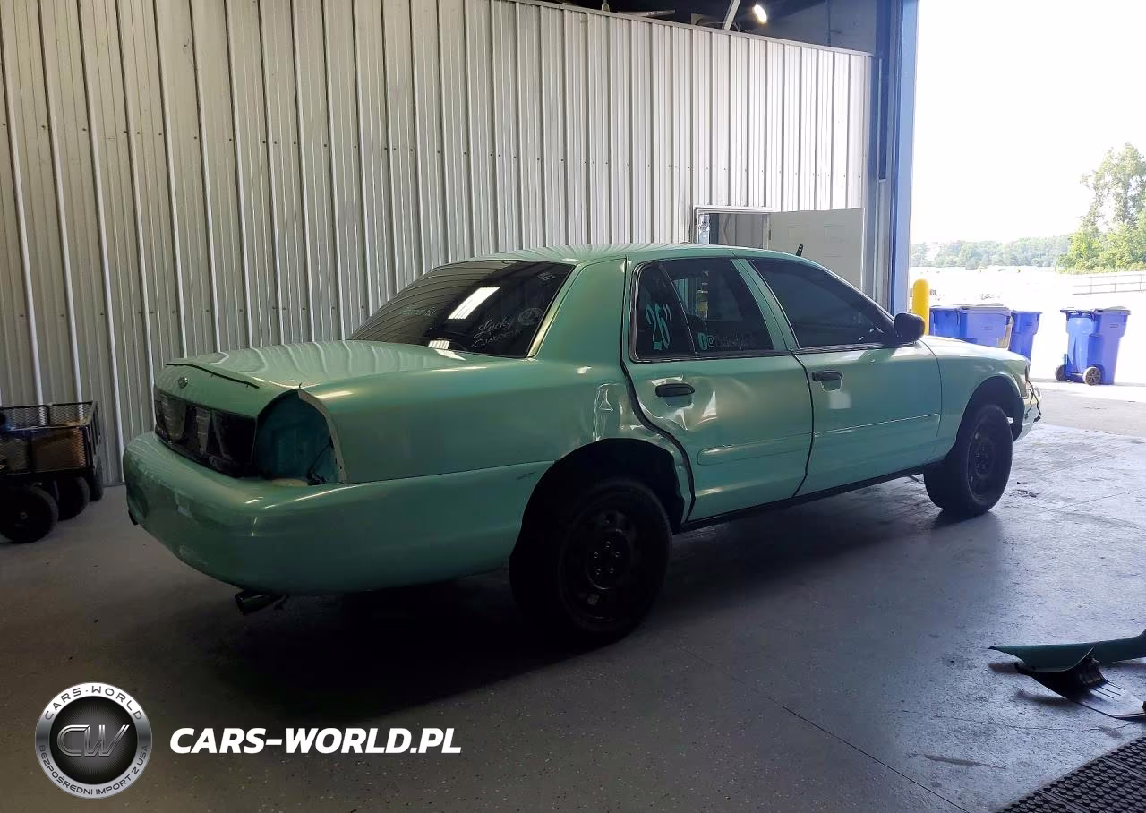 2008 Ford Crown Victoria Police Interceptor VIN:2FAHP71V48X180345 - 3