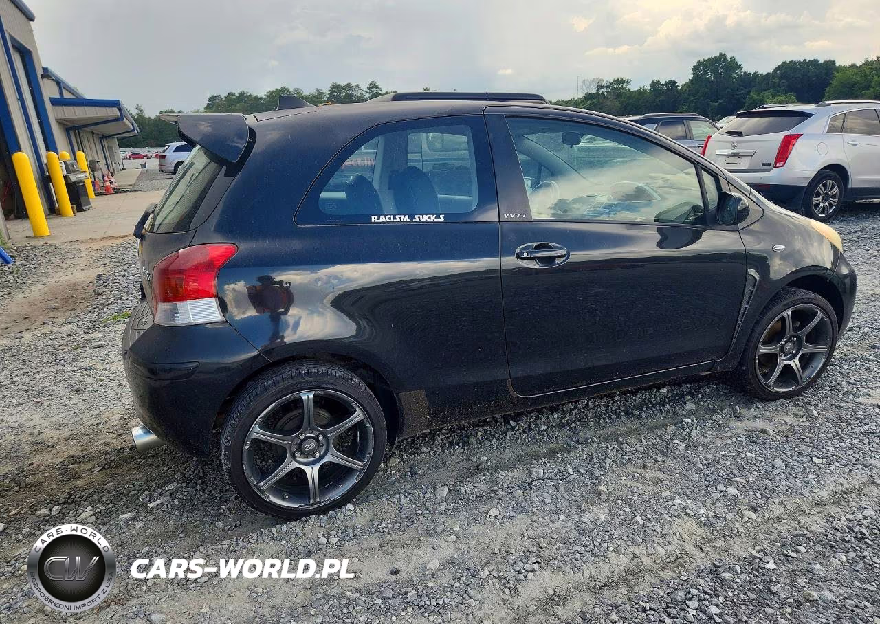 2010 Toyota Yaris Base VIN:JTDJT4K37A5285388 - 3