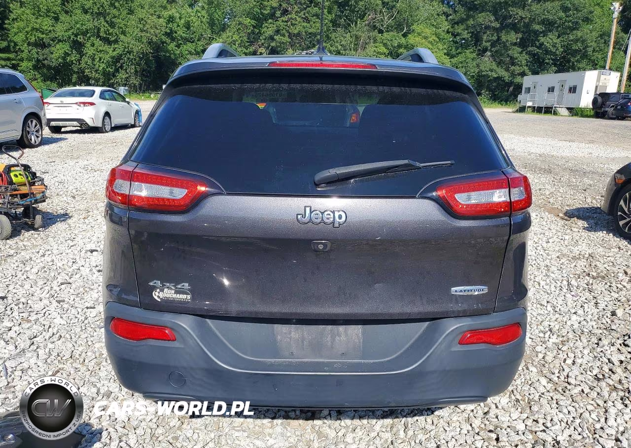 2017 Jeep Cherokee Latitude VIN:1C4PJMCB3HW635058 - 6