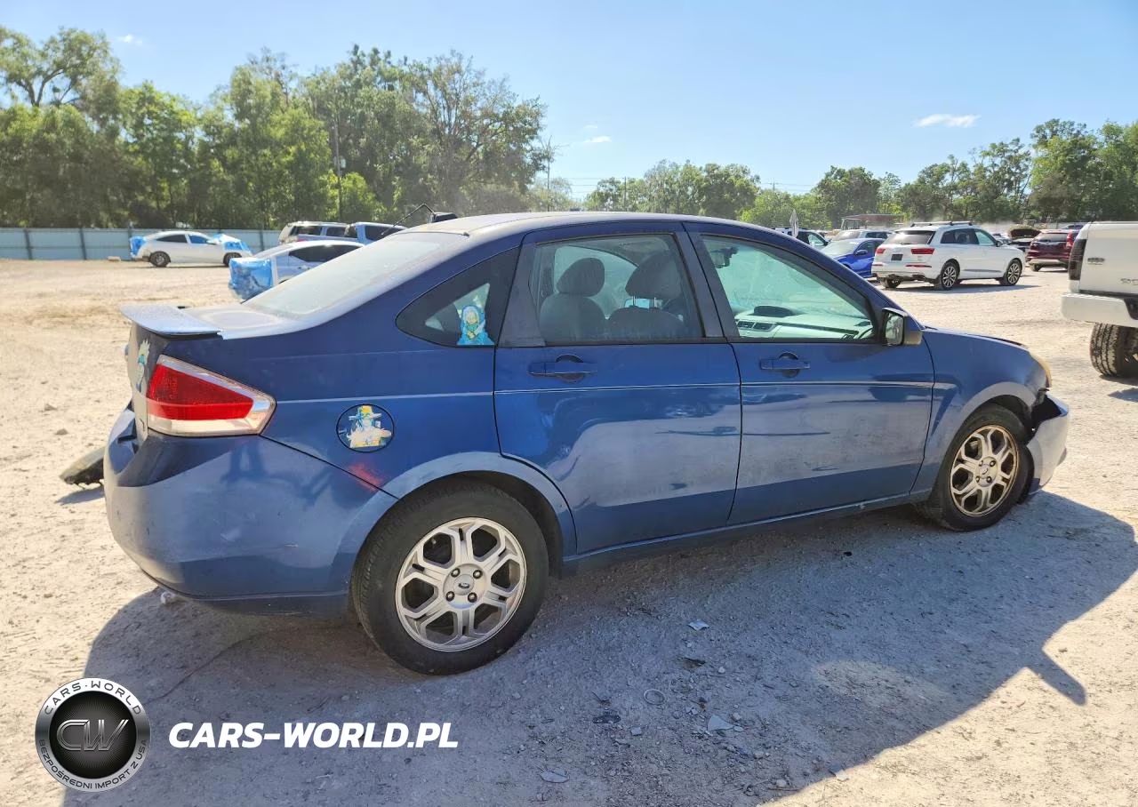 2009 Ford Focus VIN:1FAHP36NX9W150720 - 3