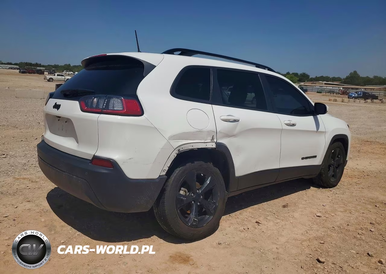 2020 Jeep Cherokee Latitude Plus VIN:1C4PJLLB6LD561066 - 3