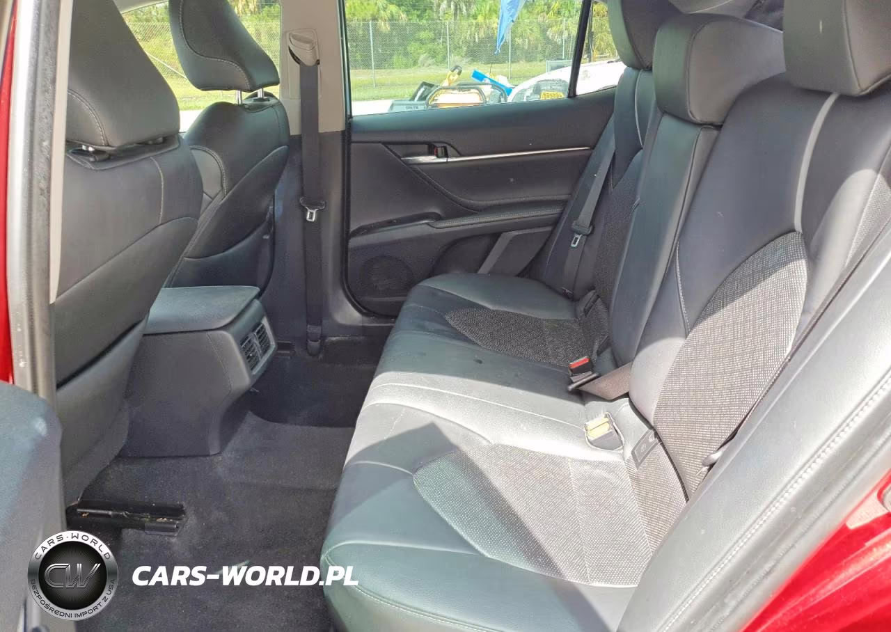 2018 Toyota Camry Xse VIN:4T1B61HK4JU620312 - 10