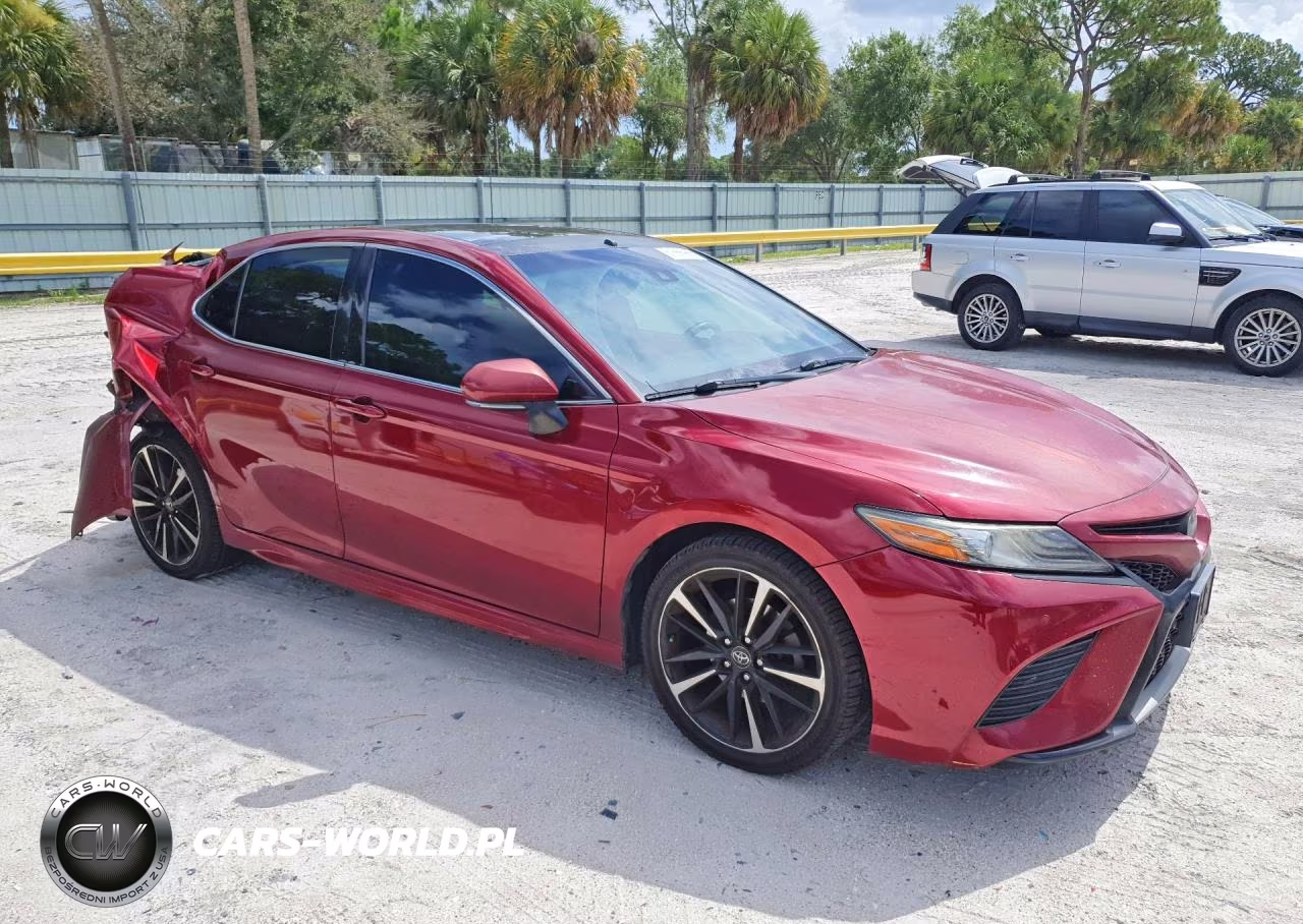 2018 Toyota Camry Xse VIN:4T1B61HK4JU620312 - 4