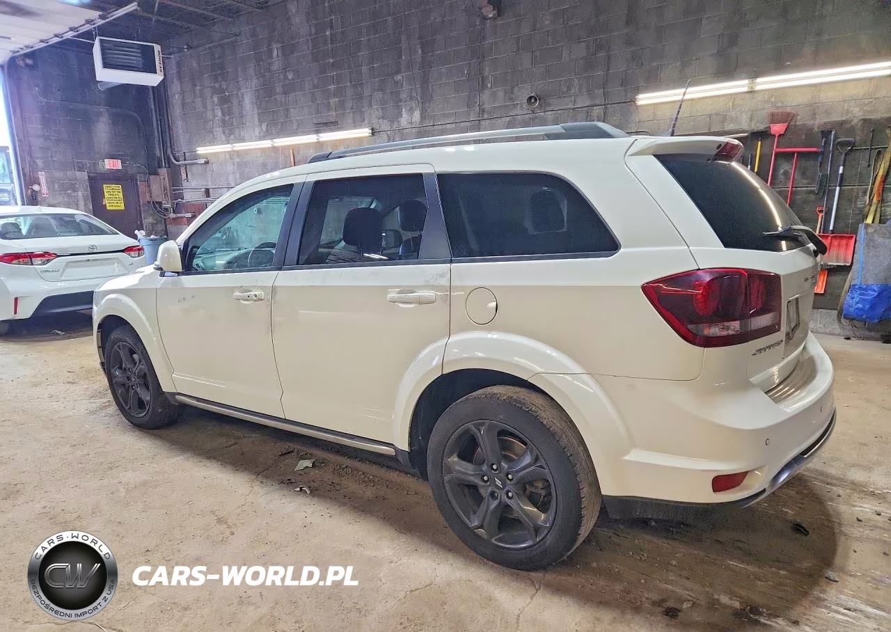 2020 Dodge Journey Crossroad VIN:3C4PDCGB2LT271113 - 2