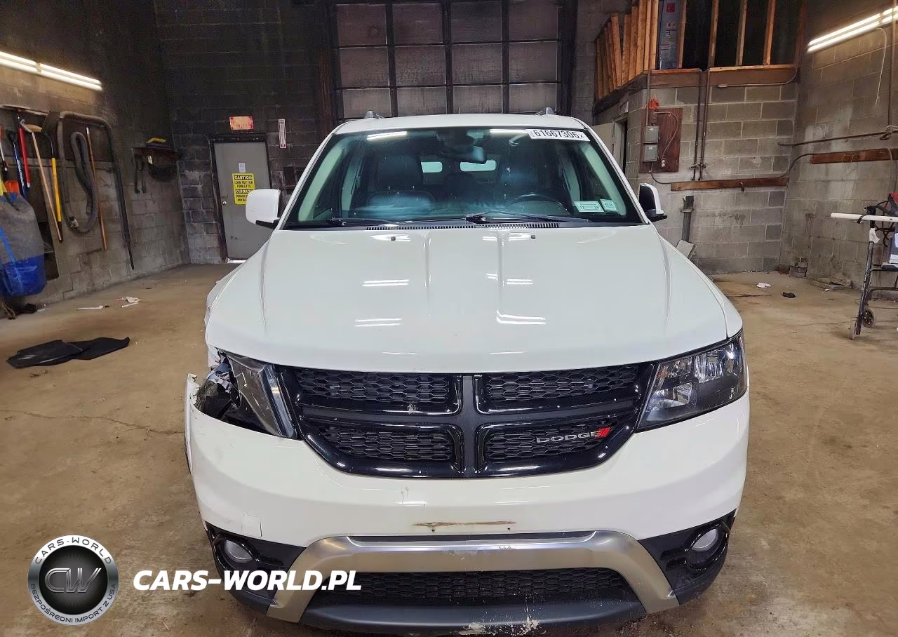 2020 Dodge Journey Crossroad VIN:3C4PDCGB2LT271113 - 5