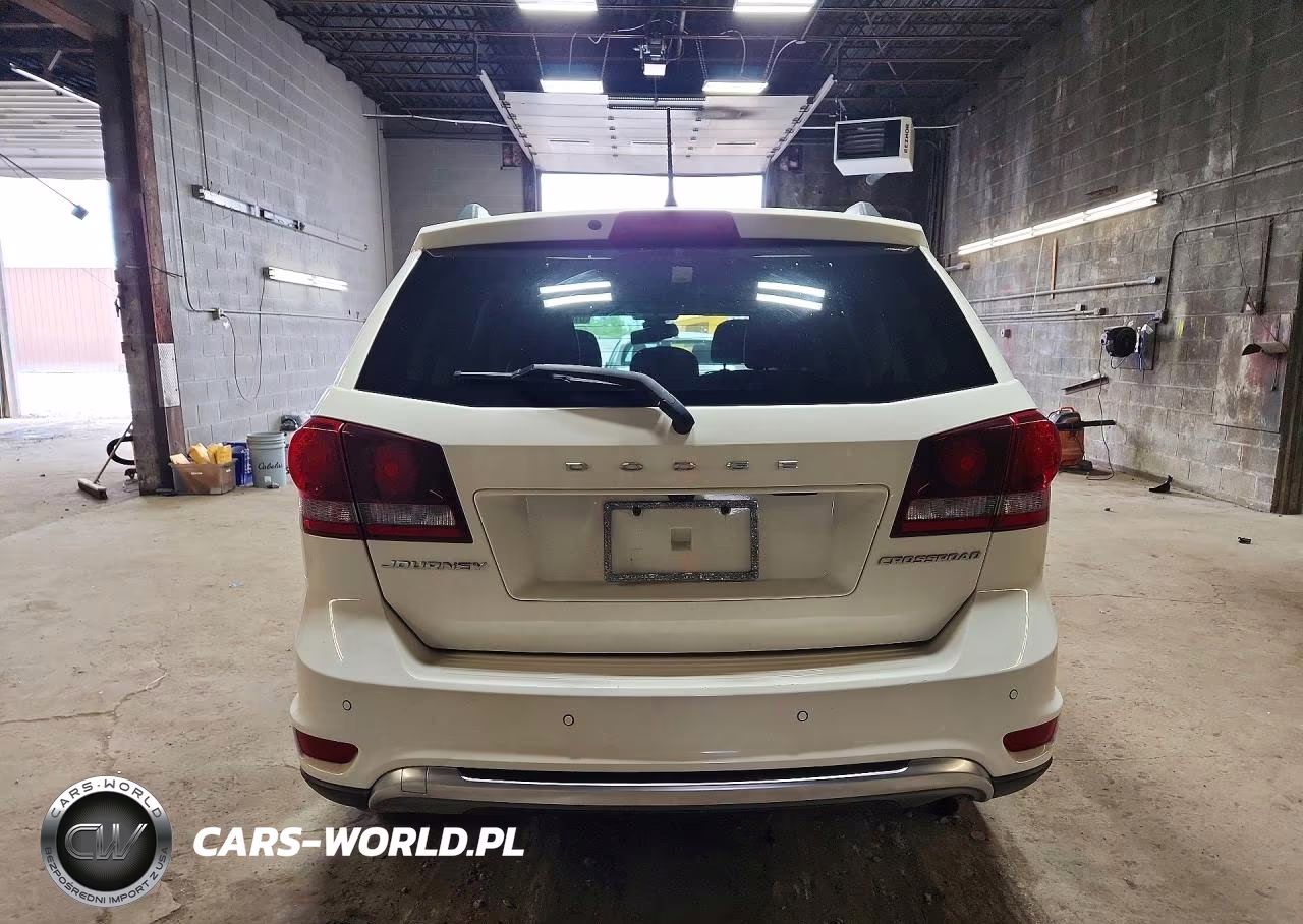 2020 Dodge Journey Crossroad VIN:3C4PDCGB2LT271113 - 6
