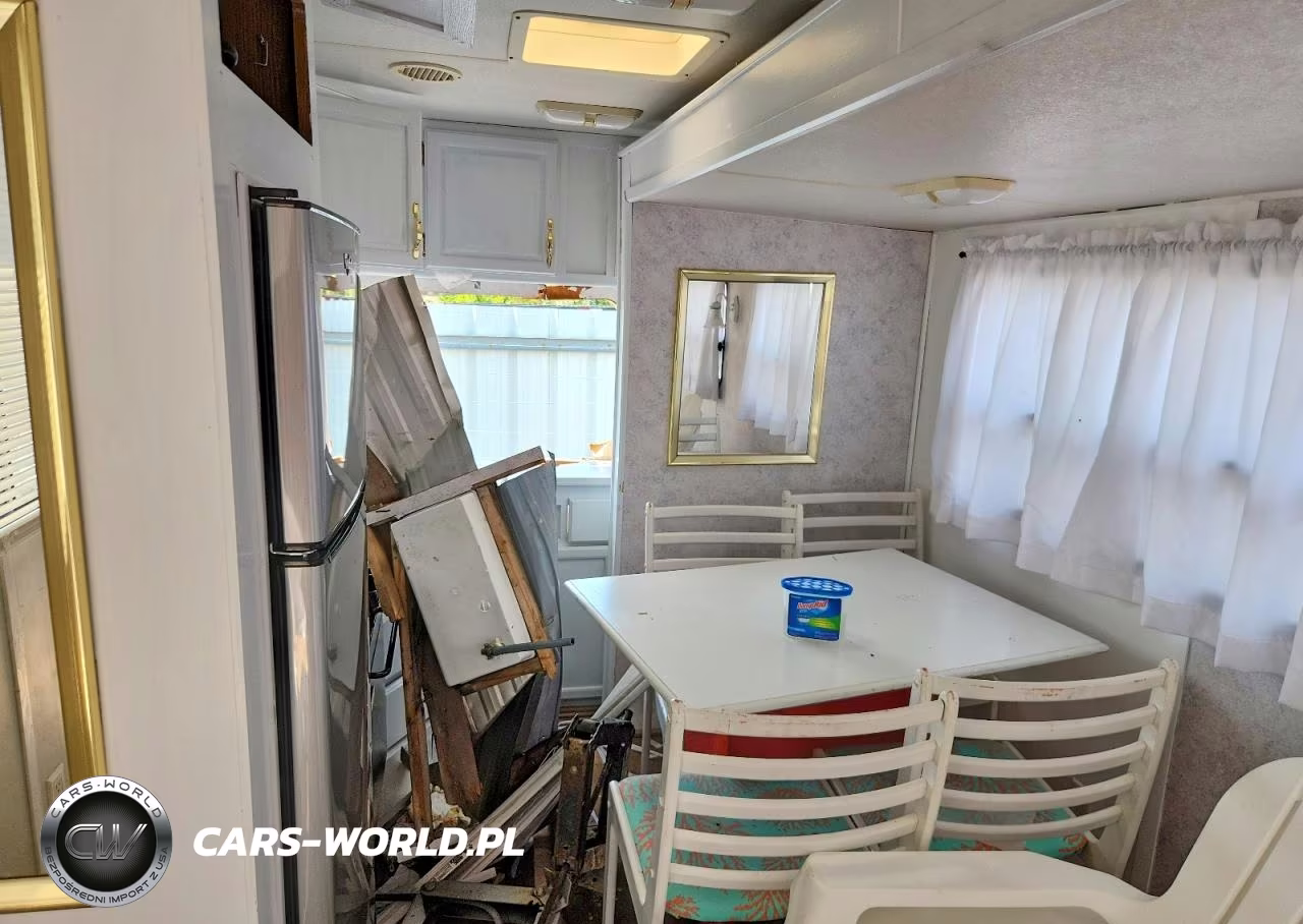 1995 Fleetwood Prowler Camper VIN:1EC5M3324S2876547 - 6