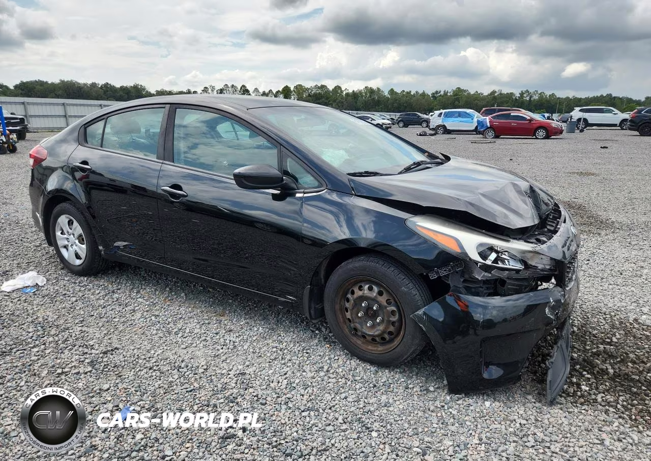 2018 Kia Forte Lx VIN:3KPFK4A7XJE235487 - 4