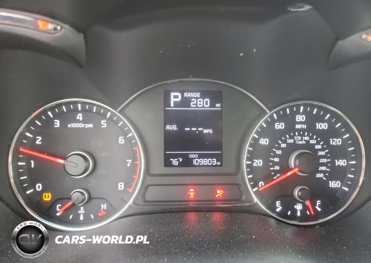 2018 Kia Forte Lx VIN:3KPFK4A7XJE235487 - 9