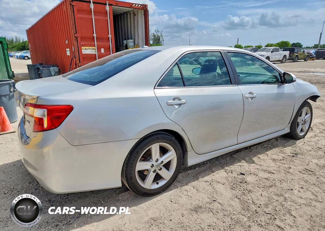 2014 Toyota Camry Se VIN:4T1BF1FK1EU854576 - 3