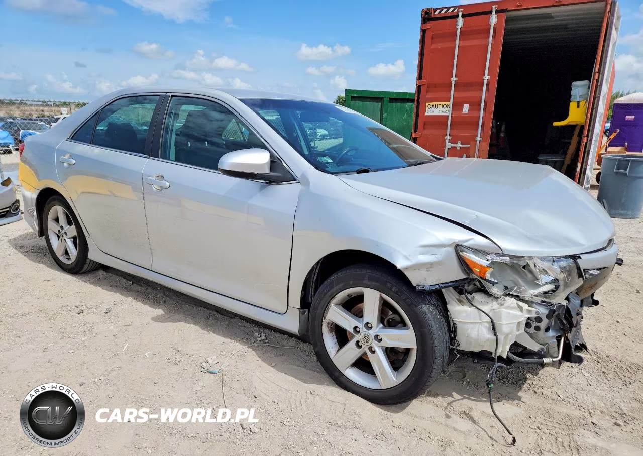 2014 Toyota Camry Se VIN:4T1BF1FK1EU854576 - 4