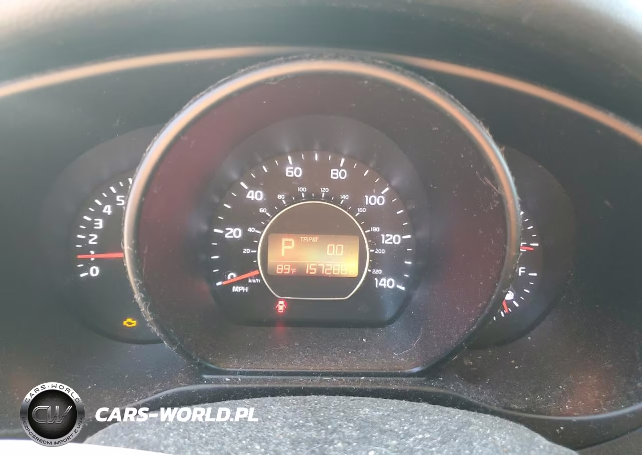 2016 Kia Soul + VIN:KNDJP3A55G7403646 - 9