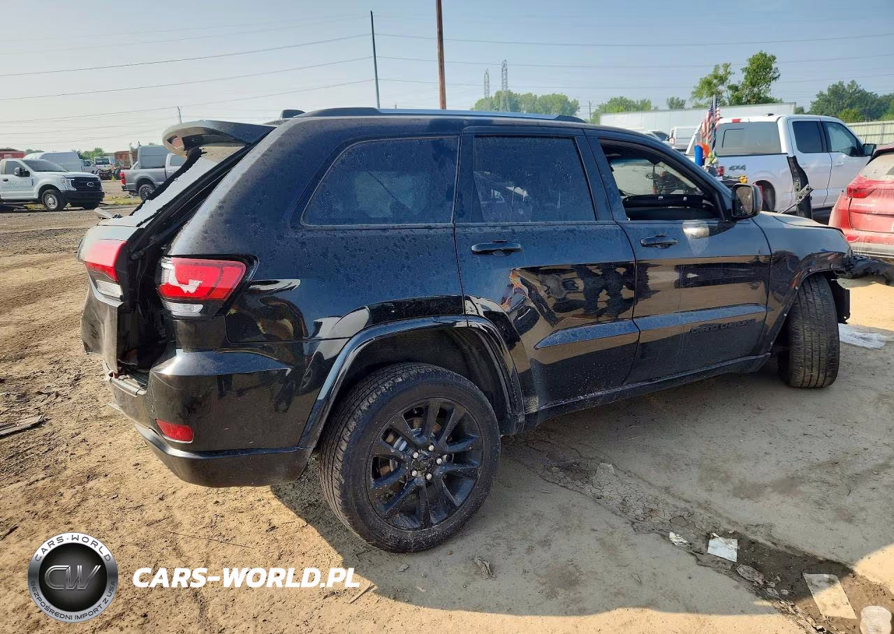 2019 Jeep Grand Cherokee Laredo VIN:1C4RJFAGXKC531405 - 3