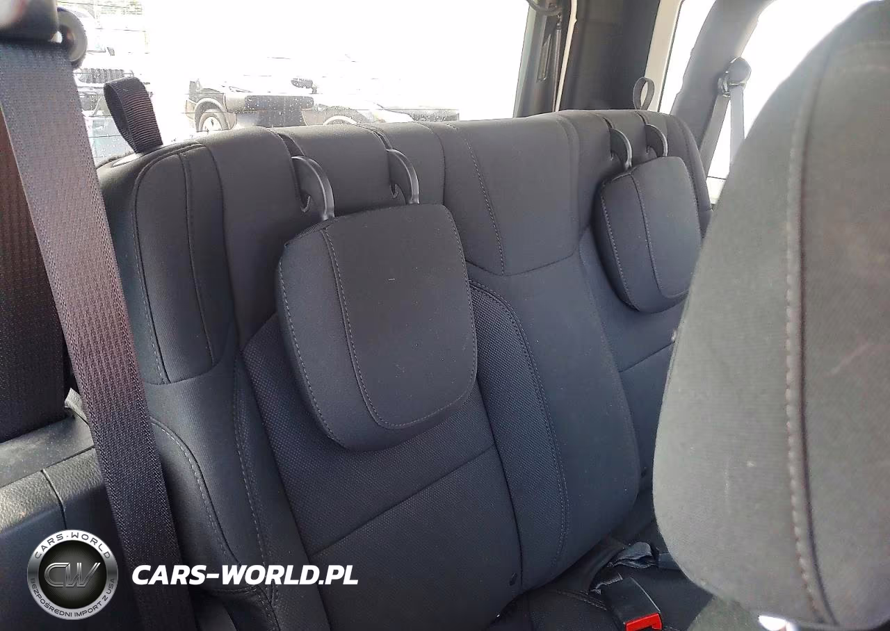 2018 Jeep Wrangler Sport VIN:1C4GJXAG6JW235601 - 10