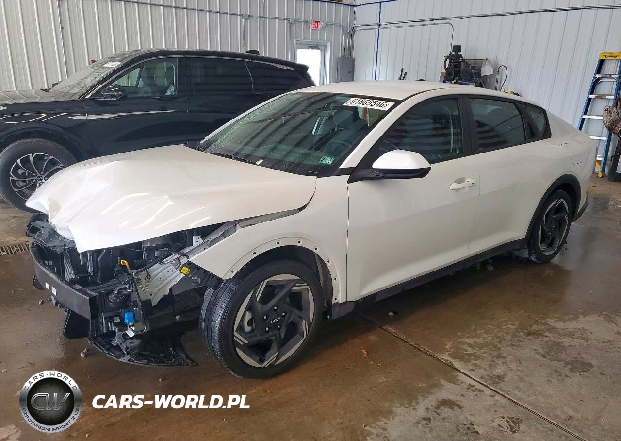 2025 Kia K4 Ex – zdjęcie 1 z 13