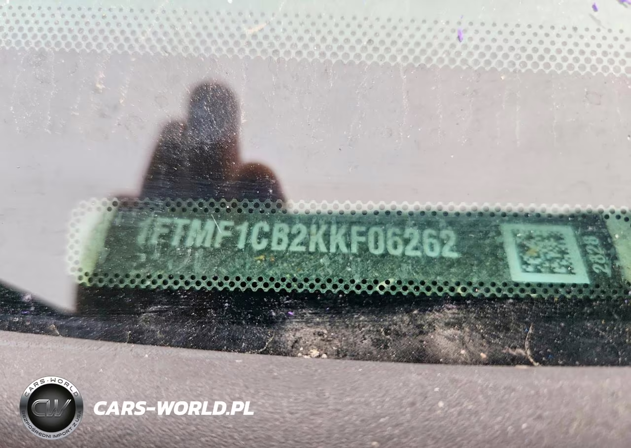 2019 Ford F150 VIN:1FTMF1CB2KKF06262 - 12