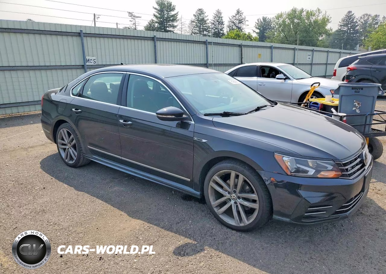 2017 Volkswagen Passat R-Line VIN:1VWDT7A33HC082842 - 4