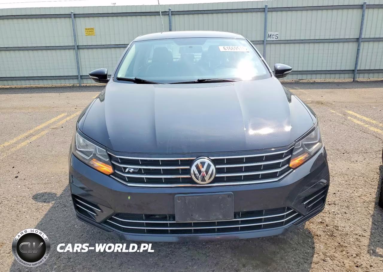 2017 Volkswagen Passat R-Line VIN:1VWDT7A33HC082842 - 5