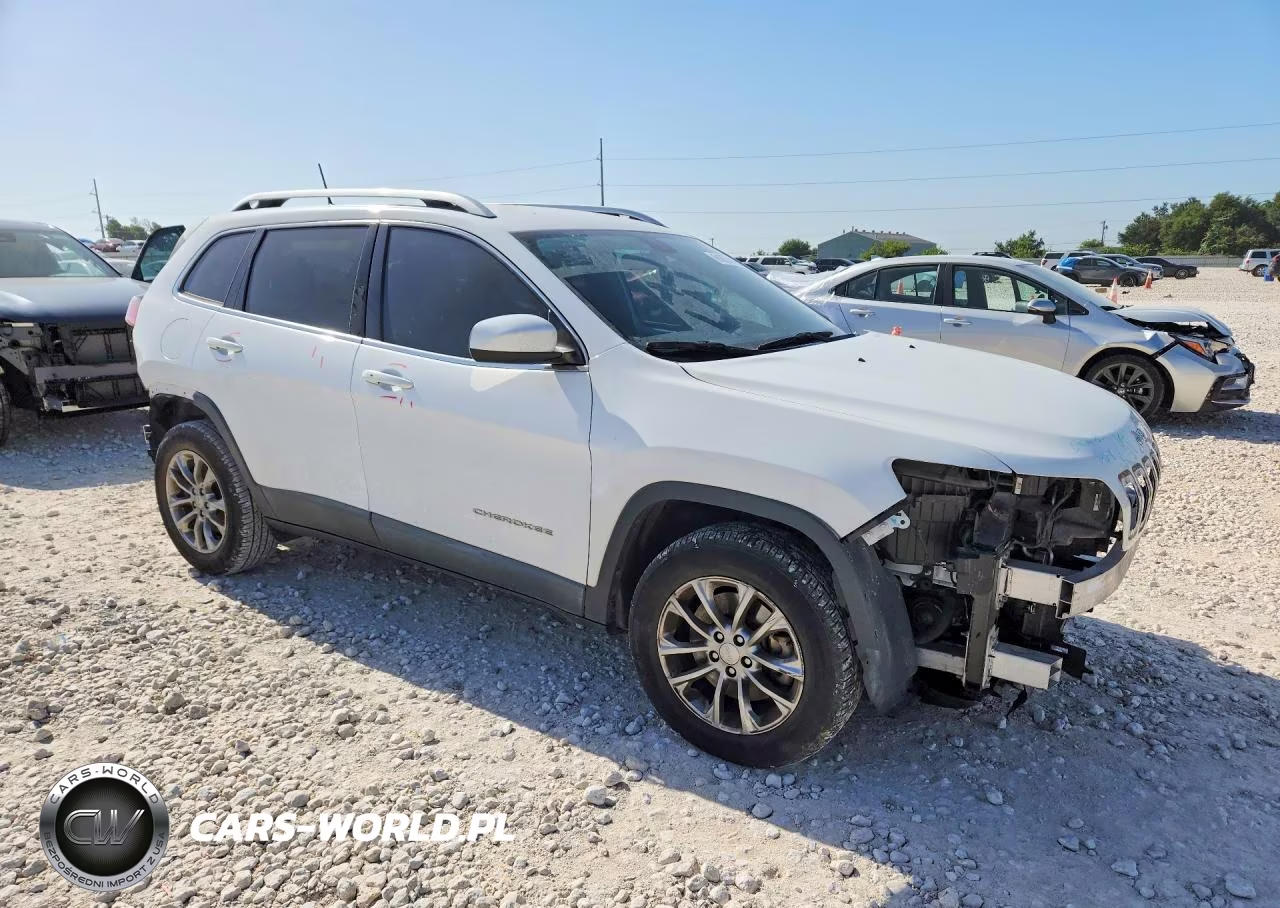 2019 Jeep Cherokee Latitude Plus VIN:1C4PJMLBXKD273488 - 4
