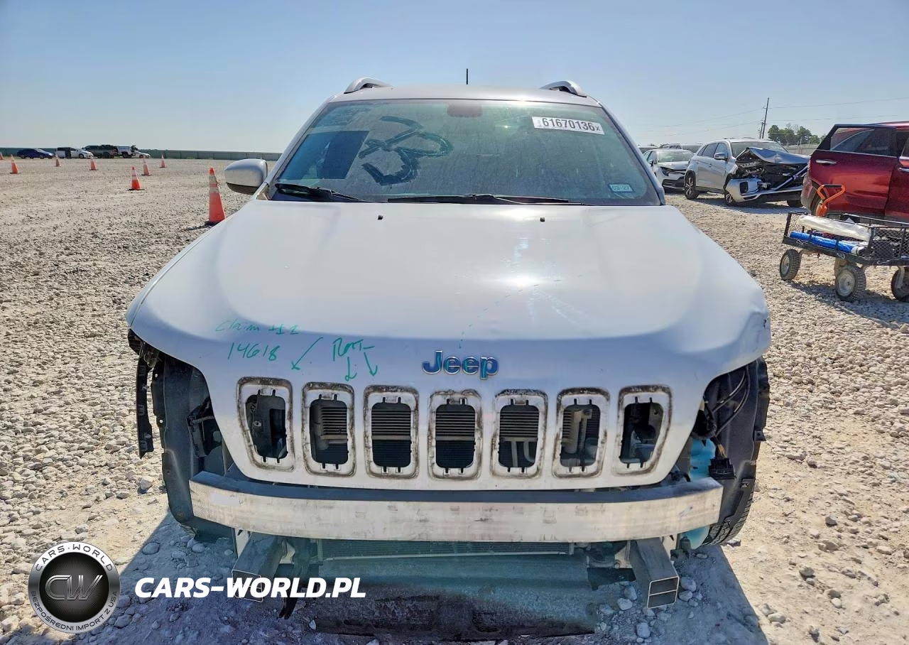 2019 Jeep Cherokee Latitude Plus VIN:1C4PJMLBXKD273488 - 5