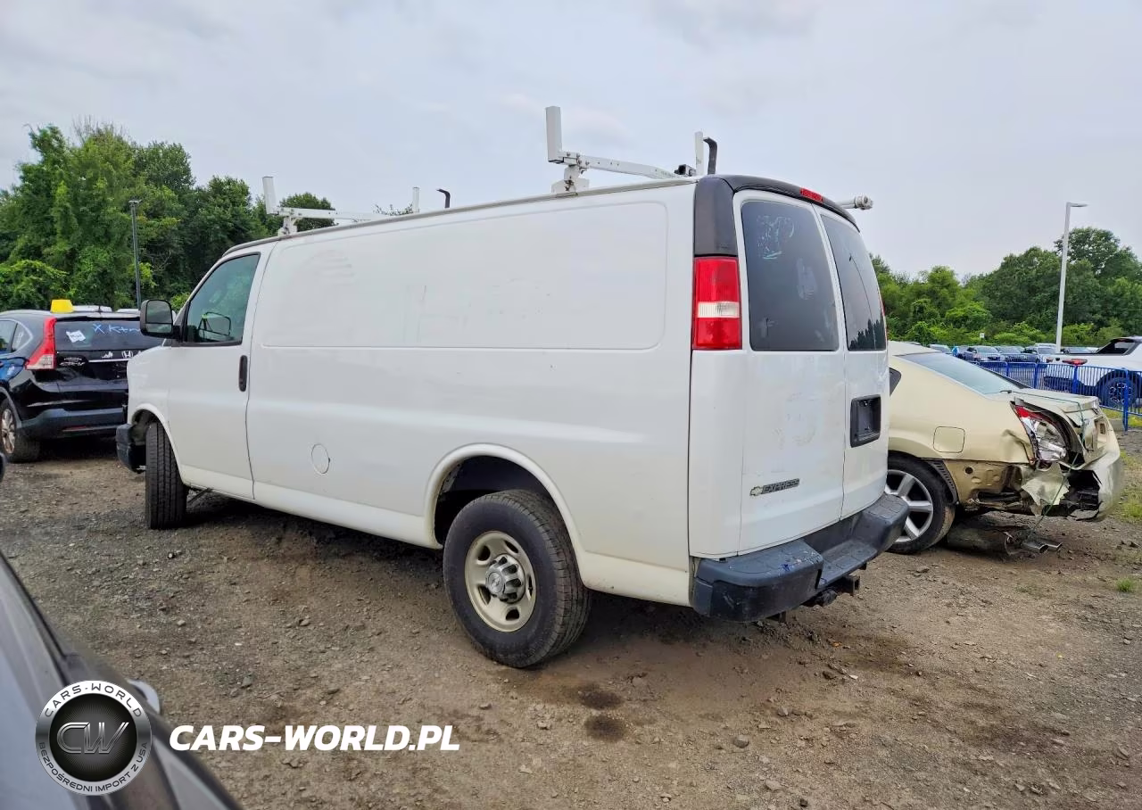 2017 Chevrolet Express G2500 VIN:1GCWGAFF8H1352613 - 2