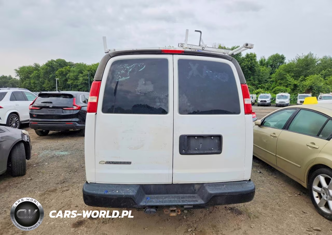 2017 Chevrolet Express G2500 VIN:1GCWGAFF8H1352613 - 6