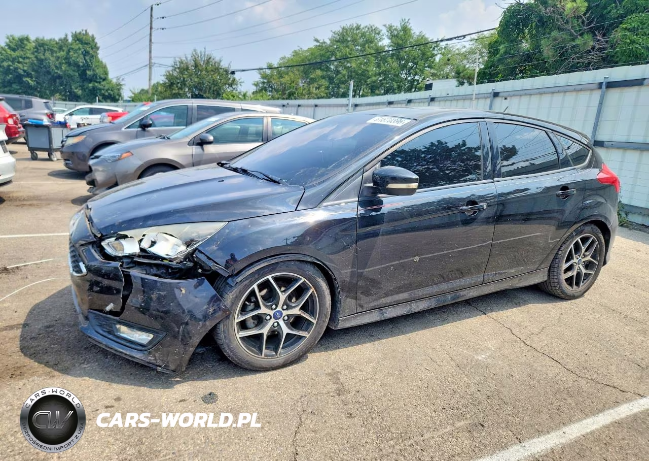 2015 Ford Focus Se VIN:1FADP3K21FL218362 - 1
