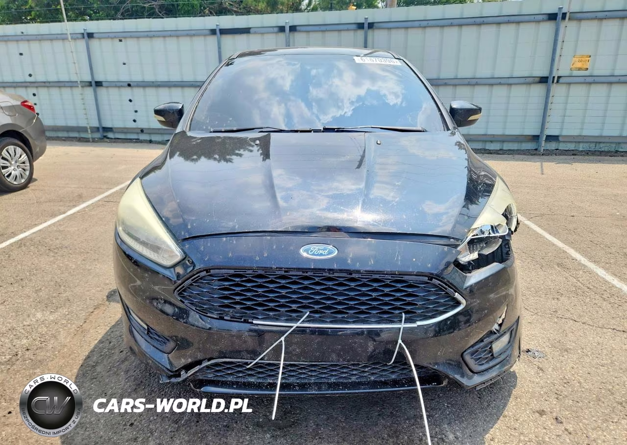 2015 Ford Focus Se VIN:1FADP3K21FL218362 - 5