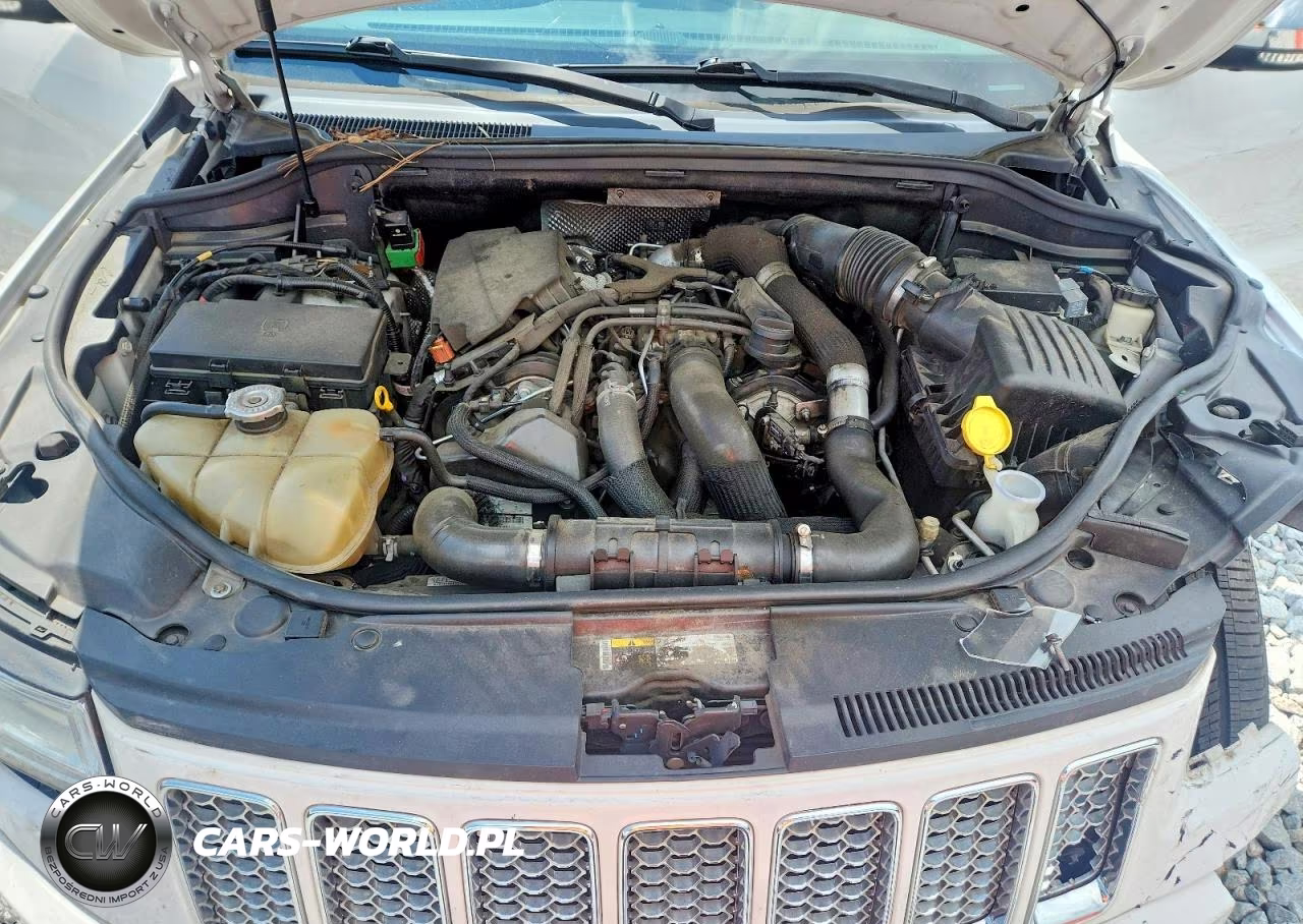 2015 Jeep Grand Cherokee Overland VIN:1C4RJFCM2FC793332 - 11