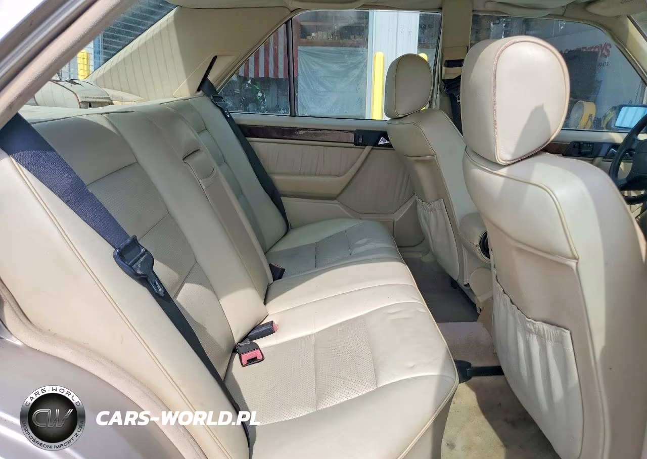 1992 Mercedes-Benz 400 E VIN:WDBEA34E6NB793146 - 10