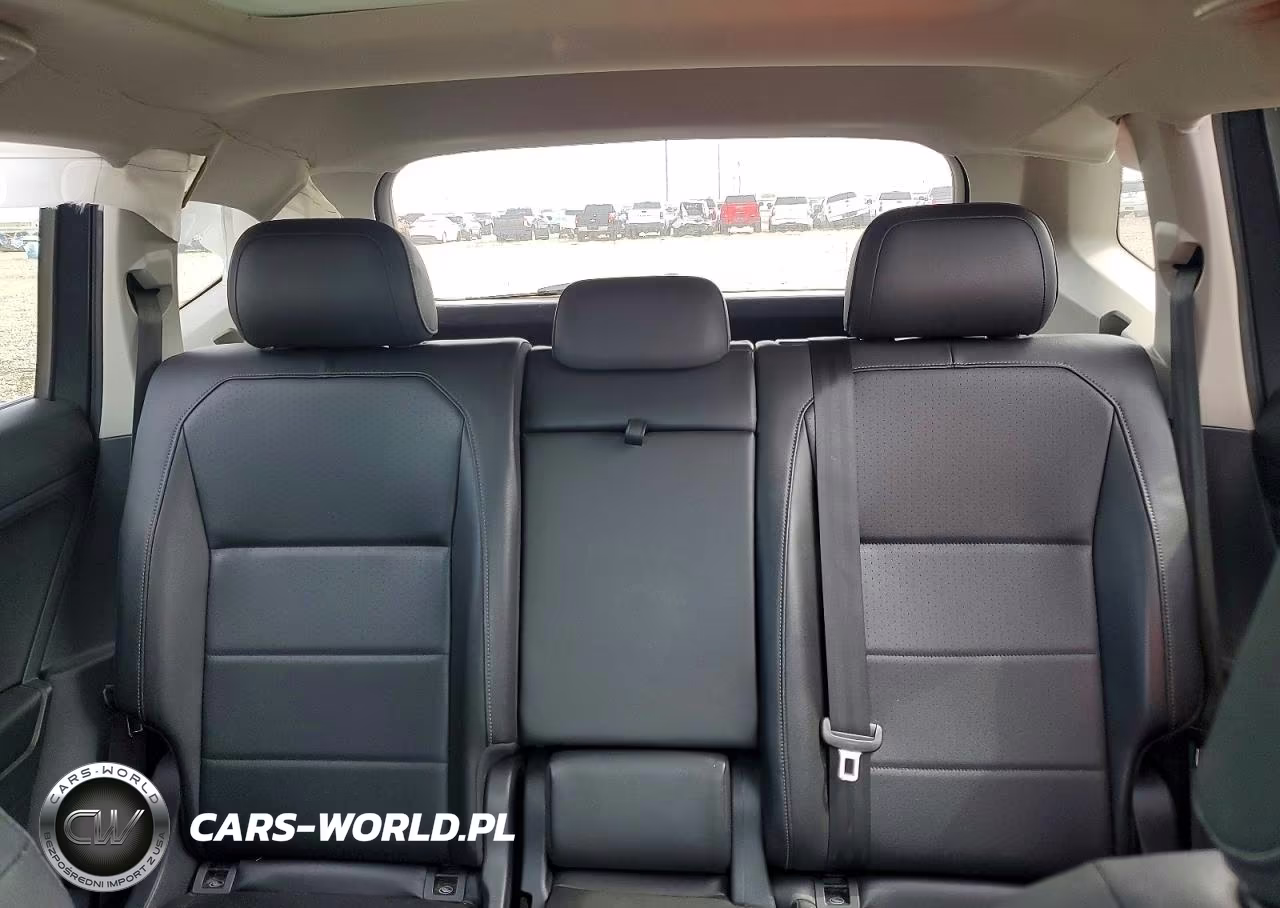 2020 Volkswagen Tiguan VIN:3VV2B7AX4LM072474 - 10