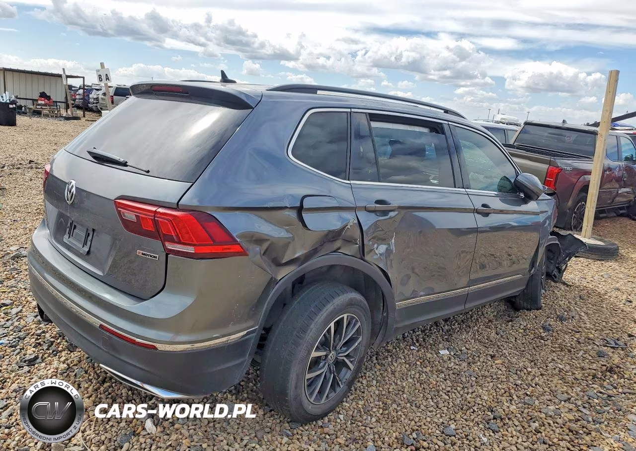 2020 Volkswagen Tiguan VIN:3VV2B7AX4LM072474 - 3