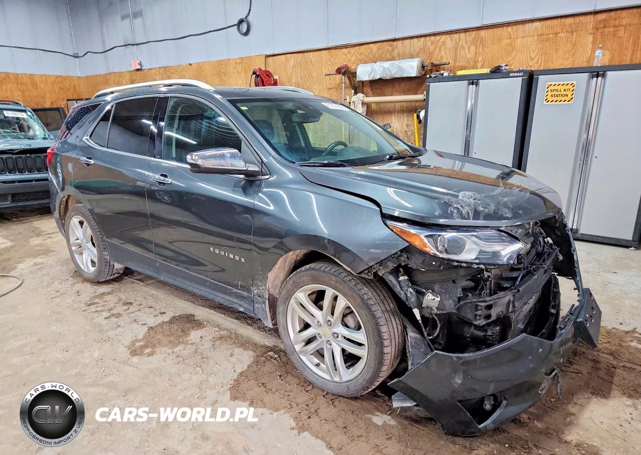 2018 Chevrolet Equinox Premier VIN:2GNAXVEV1J6289665 - 4