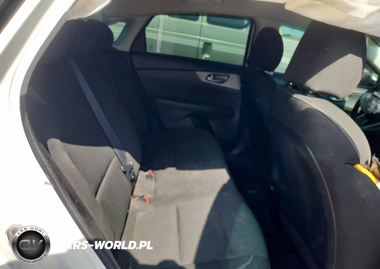 2021 Kia Forte Lxs VIN:3KPF24AD8ME305420 - 10
