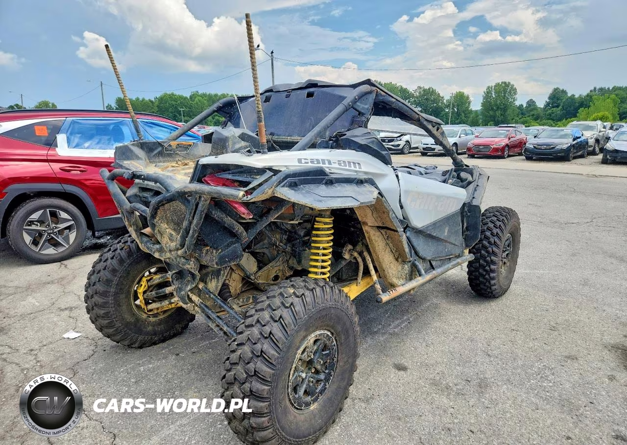 2018 Can-Am Maverick X3 Utility Vehicle VIN:3JBVGAY45JK001396 - 4