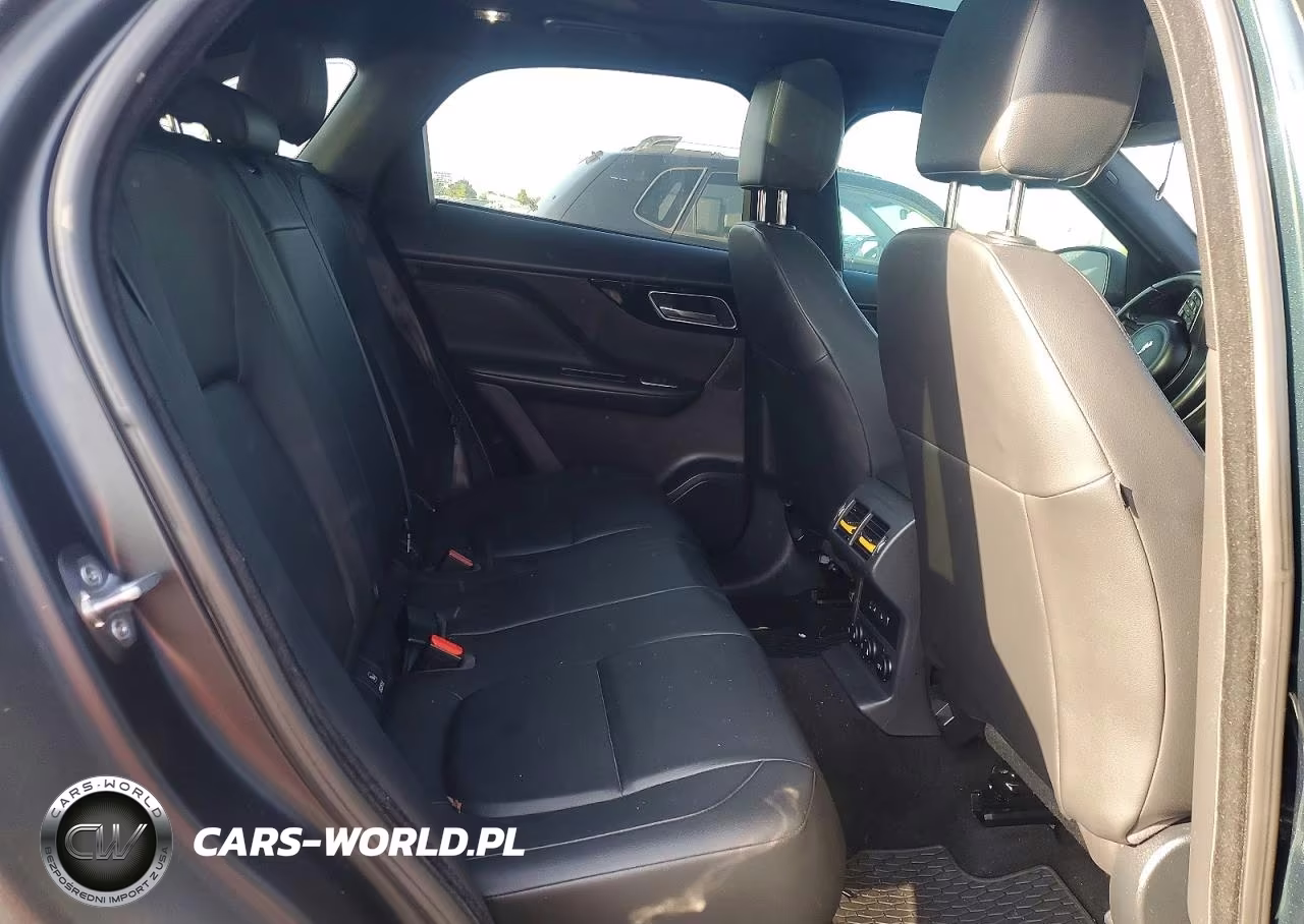 2017 Jaguar F-Pace Premium VIN:SADCJ2BN5HA085409 - 11