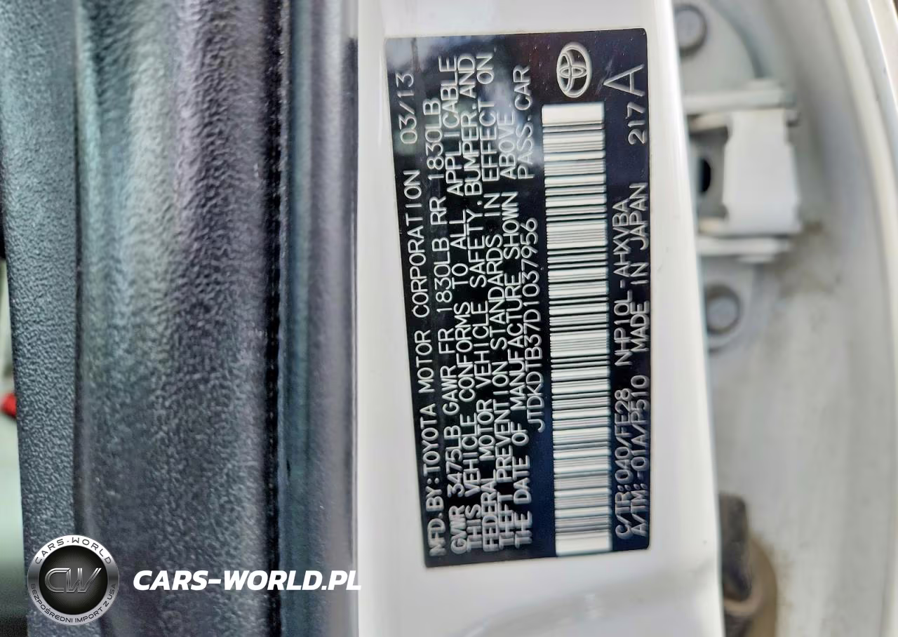 2013 Toyota Prius C One VIN:JTDKDTB37D1037956 - 12