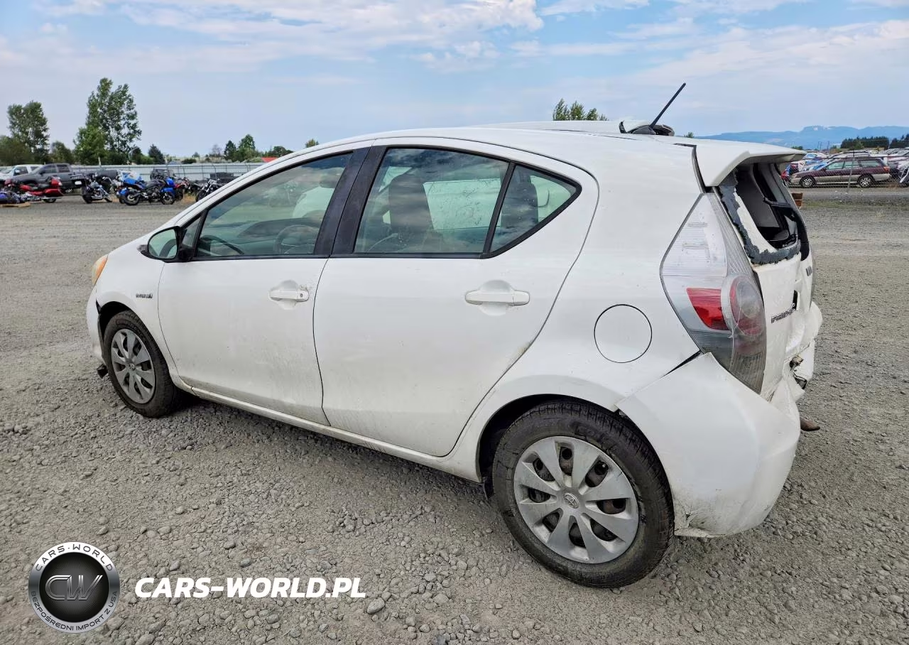 2013 Toyota Prius C One VIN:JTDKDTB37D1037956 - 2