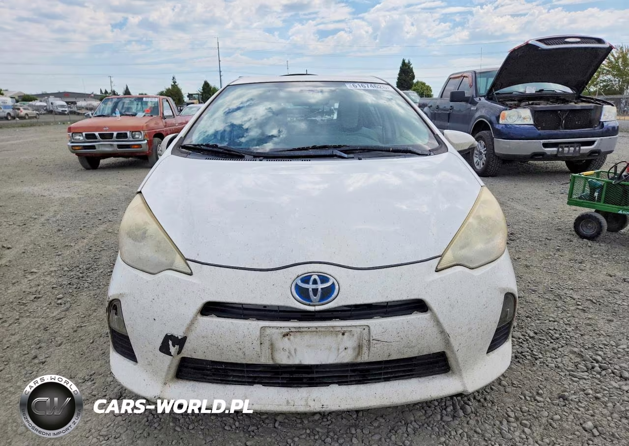 2013 Toyota Prius C One VIN:JTDKDTB37D1037956 - 5