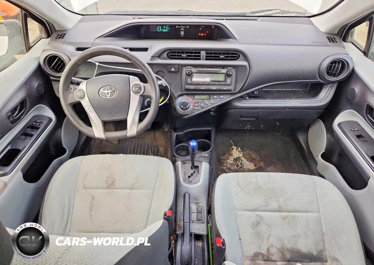 2013 Toyota Prius C One VIN:JTDKDTB37D1037956 - 8