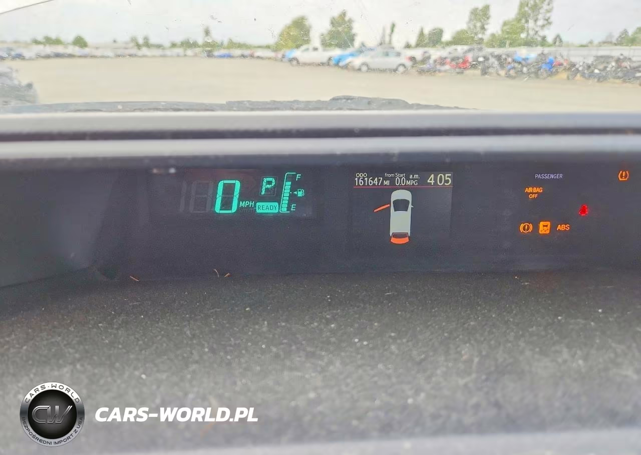 2013 Toyota Prius C One VIN:JTDKDTB37D1037956 - 9