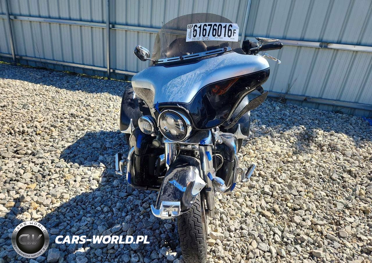 2012 Harley-Davidson Flhtcutg Tri Glide Ultra Classic VIN:1HD1MAM10CB856522 - 2