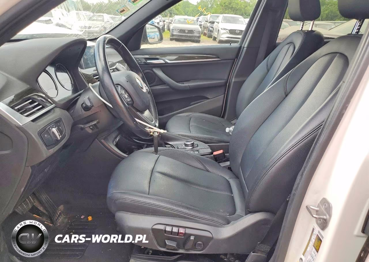 2018 BMW X1 xDrive28I VIN:WBXHT3C30J5L28009 - 7