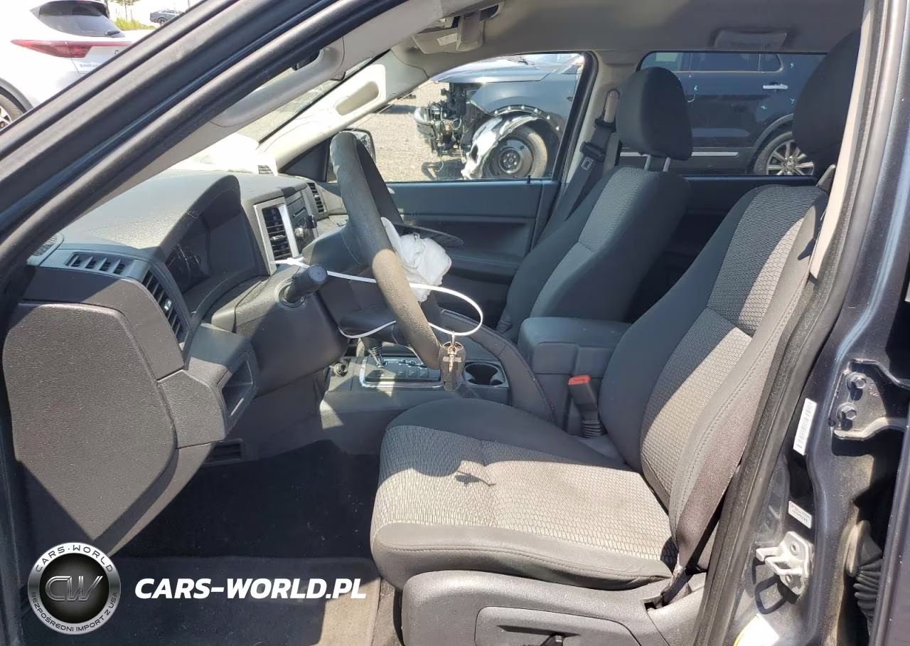 2008 Jeep Grand Cherokee Laredo VIN:1J8GR48K98C173780 - 7