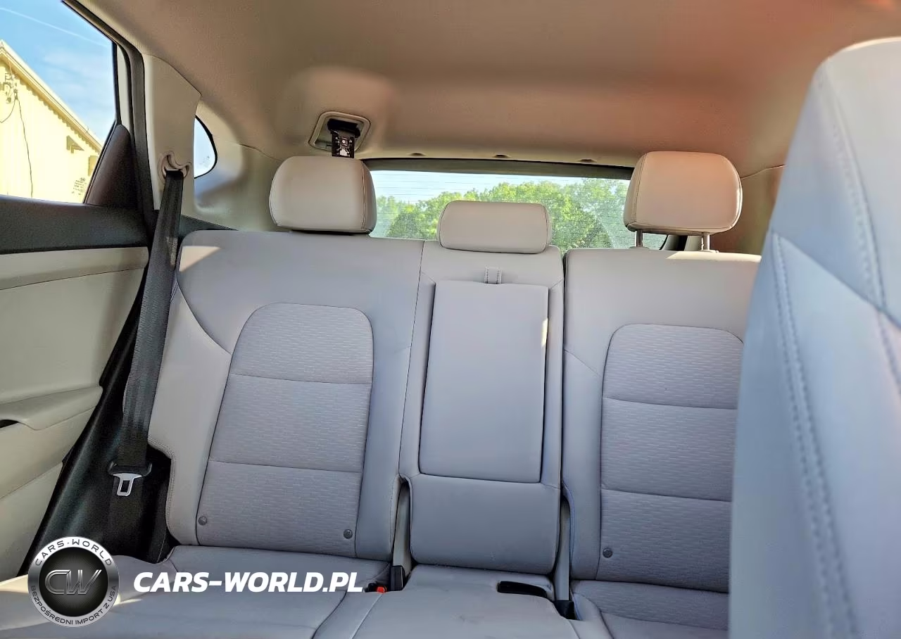 2019 Hyundai Tucson Value VIN:KM8J3CA44KU851434 - 10