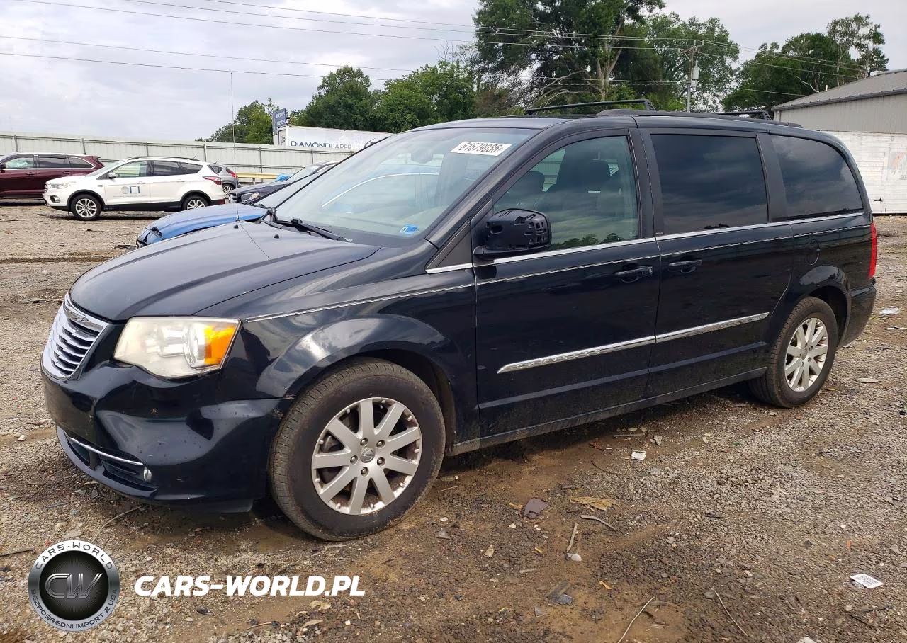 2012 Chrysler Town & Country Touring – zdjęcie 1 z 13