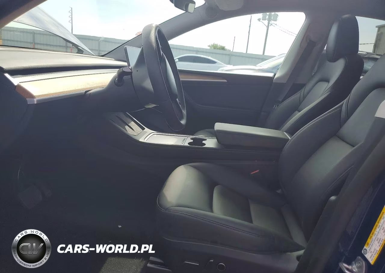 2025 Tesla Model Y VIN:7SAYGDED9SA379196 - 7