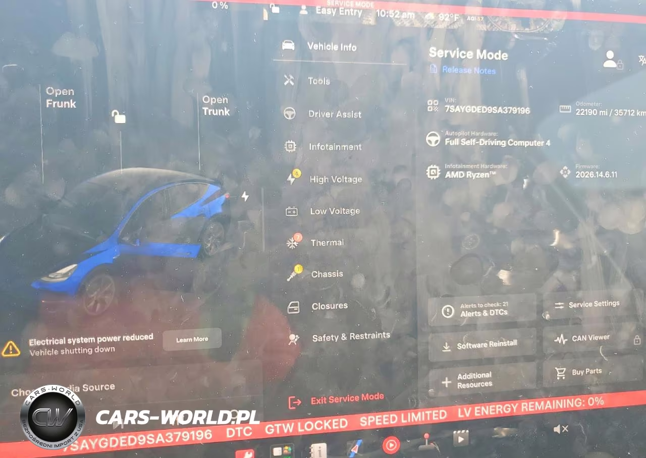 2025 Tesla Model Y VIN:7SAYGDED9SA379196 - 9