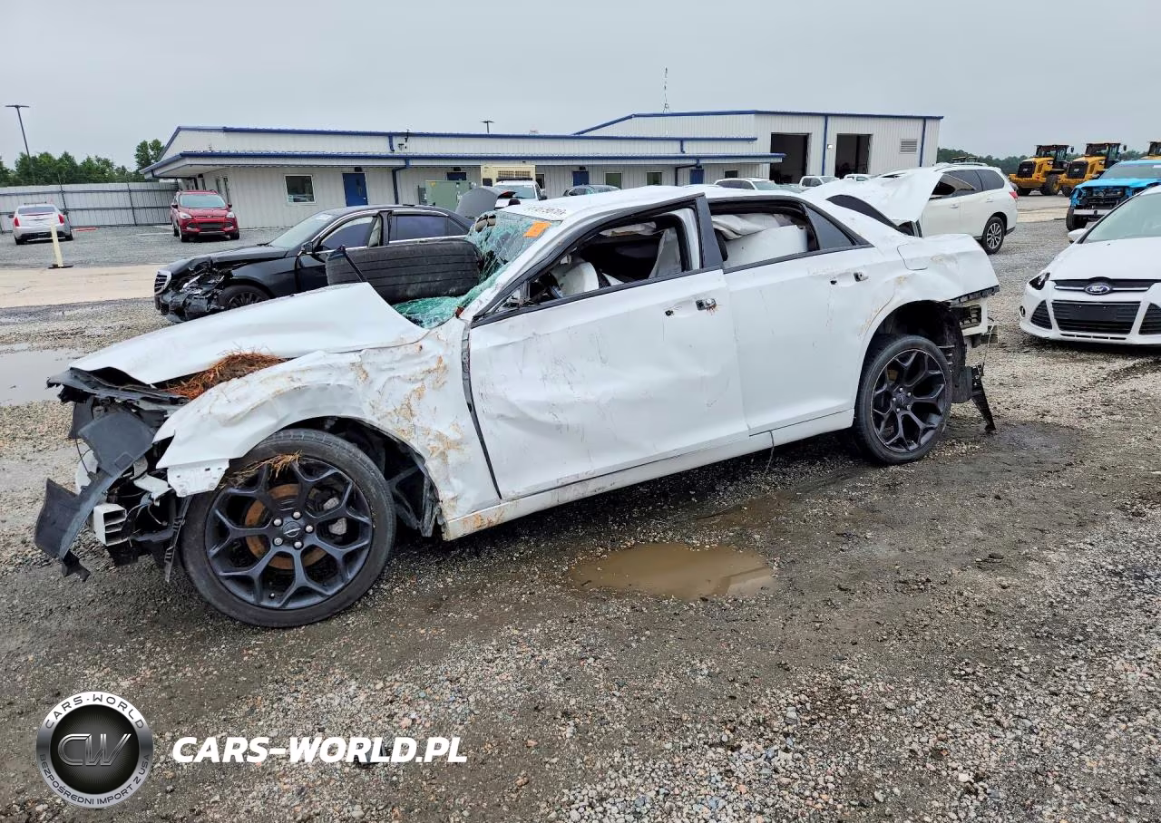 2019 Chrysler 300 Touring VIN:2C3CCAAG6KH694007 - 1