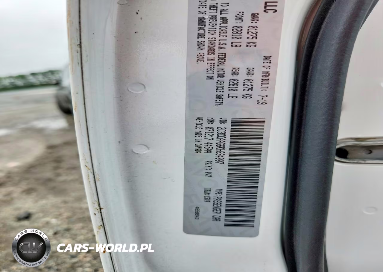 2019 Chrysler 300 Touring VIN:2C3CCAAG6KH694007 - 12